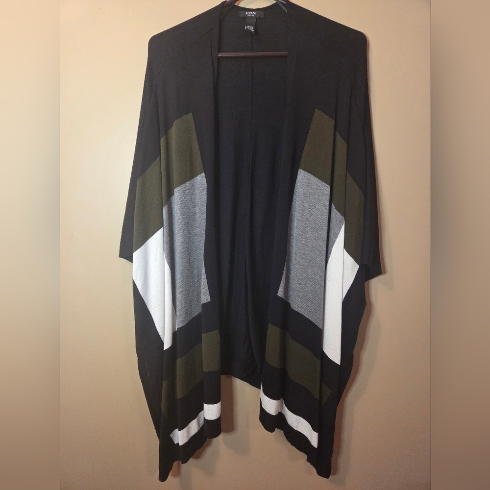 Alfani 0X/1X Poncho Cardigan Shrug Open Front Color Block EUC Black, Green, Gray - Picture 8 of 9